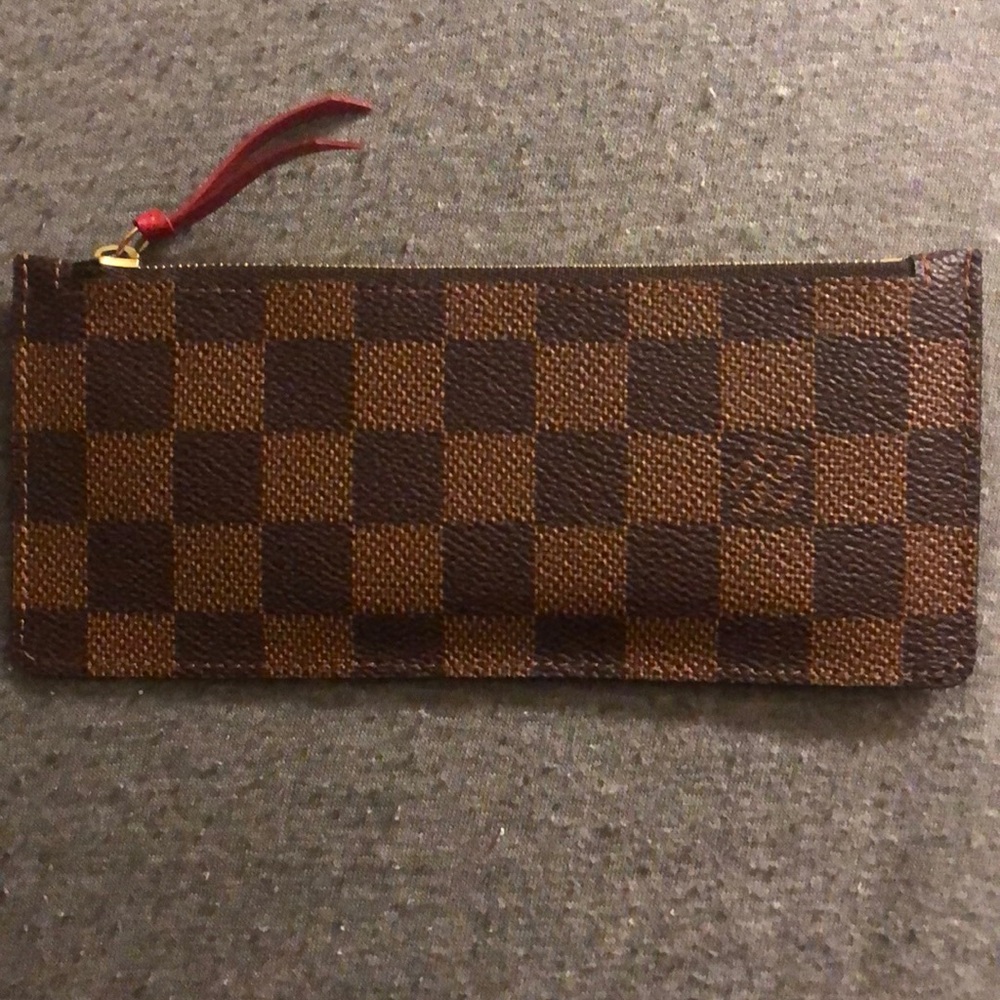 Lv AUTHENTIC